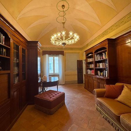 Urbino Apartments - Palazzo Paltroni Studio מראה חיצוני תמונה