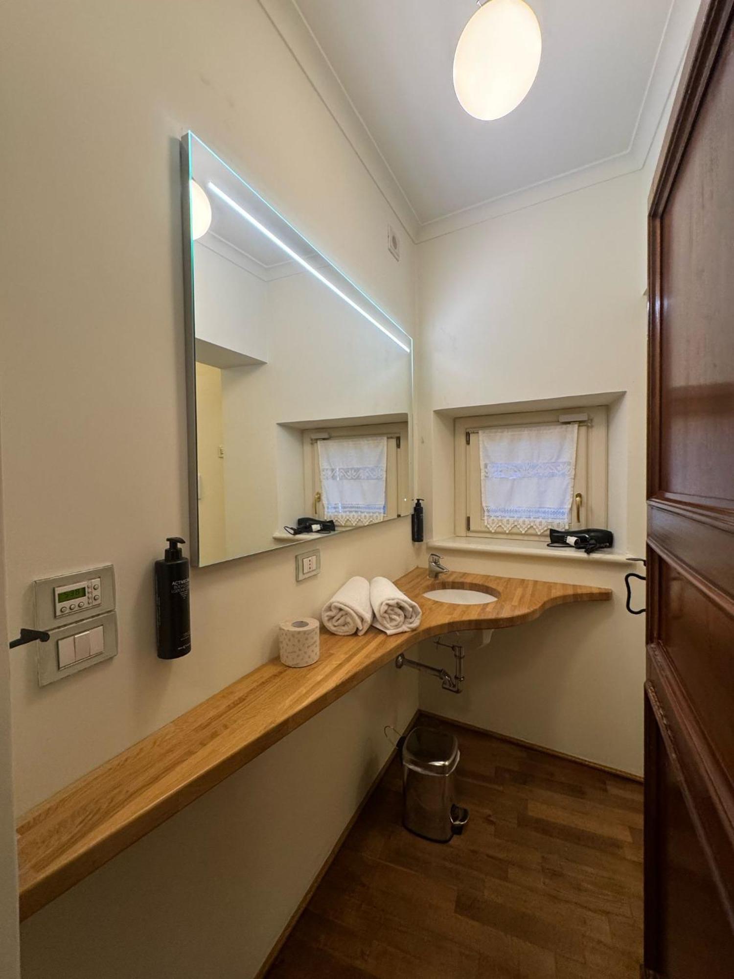 Urbino Apartments - Palazzo Paltroni Studio מראה חיצוני תמונה